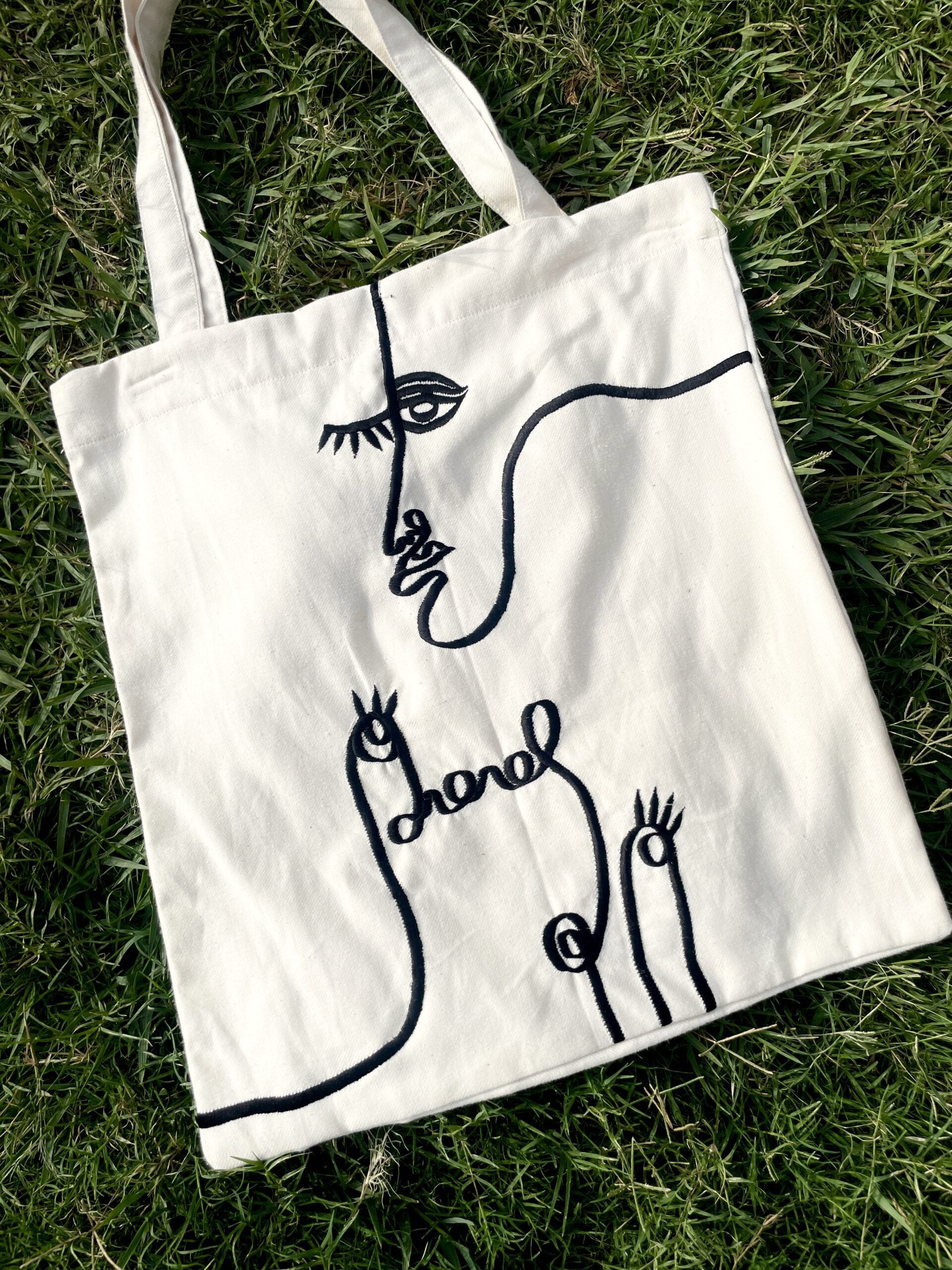 THE TOTE BAG