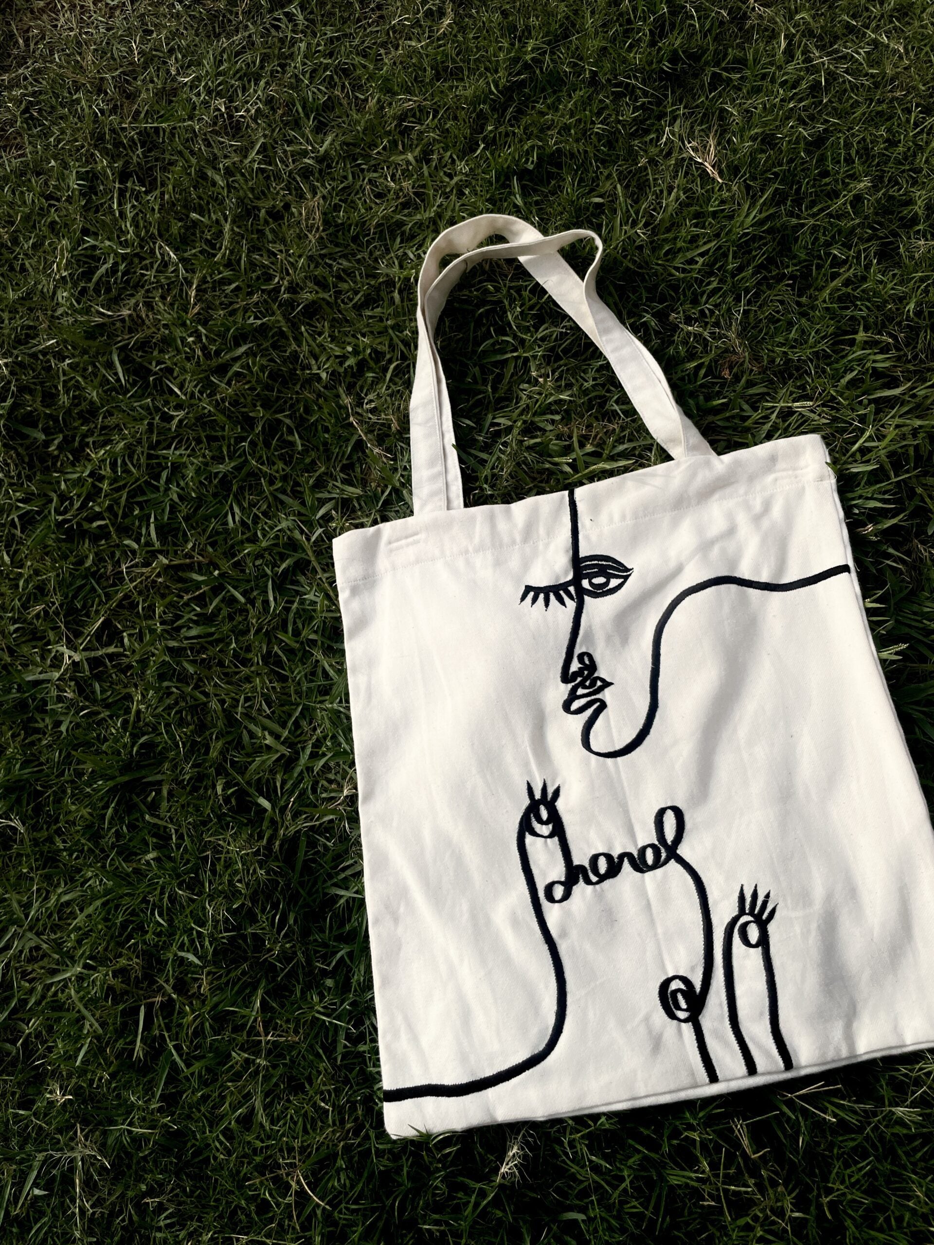 THE TOTE BAG