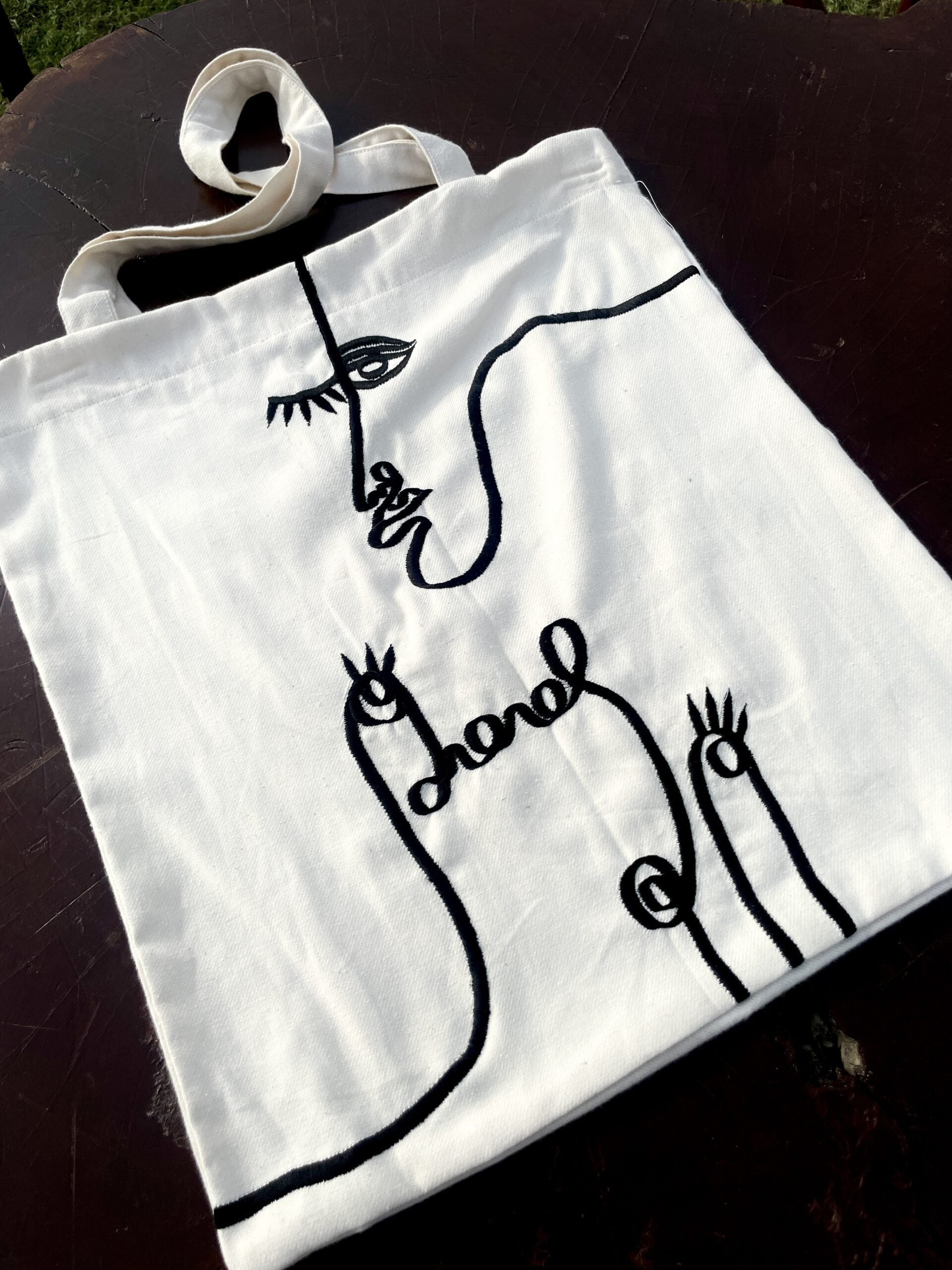 THE TOTE BAG